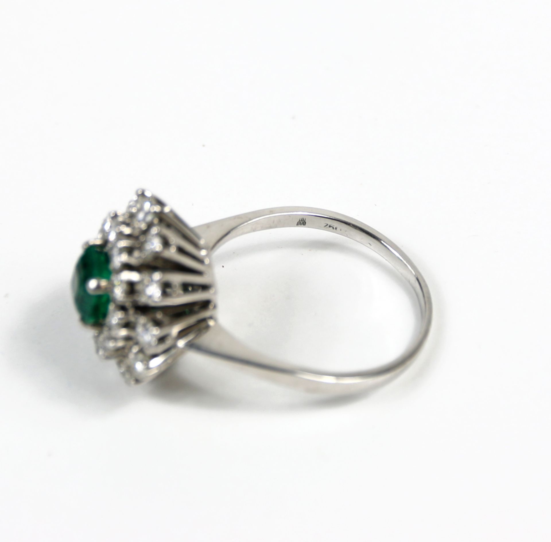 Ring mit Smragd ca. 1,5ct. und Brillanten - Bild 11 aus 11