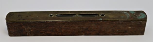 Wasserwaage deutsch um 1900, Holz und Bronze/Messing, mittig mit Libelle, Blindholz Eichenholz, Geb