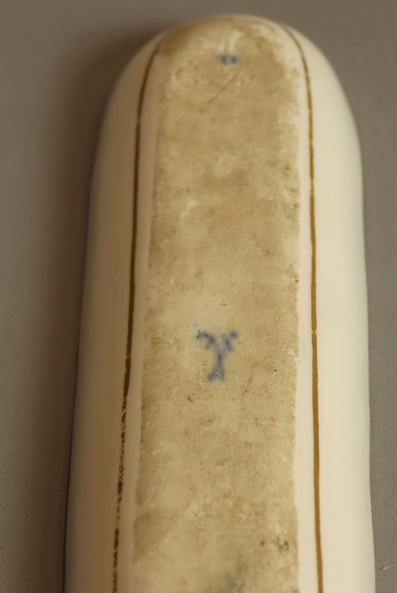 Schreibtischuntensil Schwertermarke Meißen, weißer Scherben, Dekor blau weiß Zwiebelmuster, - Image 3 of 3