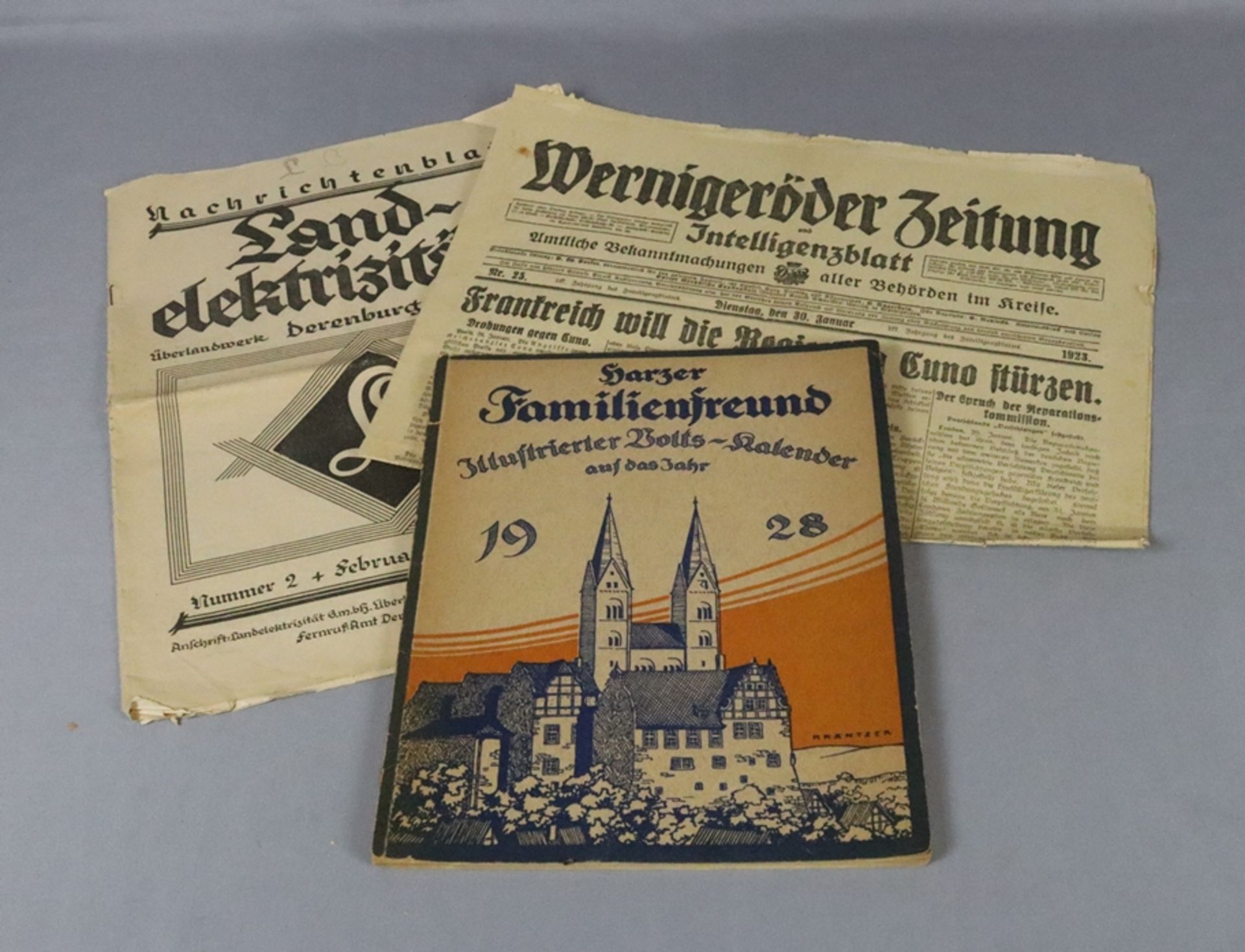 2 Zeitungen, "Wernigeröder Zeitung", 1923 / Nachrichtenblatt Derenburg 1928 u. eine Broschüre Harze