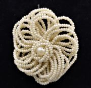 Perlenbrosche der 20er Jahre, Zuchtperlenbrosche verziert zur Blüte, mittig größere Süßwasserperle,