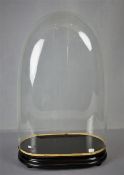Uhren-Dom um 1900, mundgeblasenes Glas mit Holzsockel, Hartholz schwarz poliert, Dom mit Spannungsr
