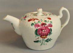 Teekanne friesische Rose 18.Jh., Porzellanmanufaktur Wallendorf Thüringen, 