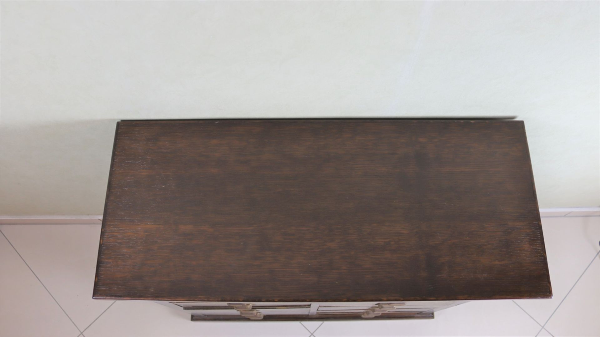 Apothekenschrank 1920-30, Eichenholz massiv, altrestauriert mit Ergänzungen, Eisenbeschläge origina - Bild 2 aus 2