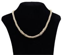 Perlenkette Anfang der 20er Jahre, mehrstränge Zuchtperlenkette, verziert mit Goldperlen und Süßwas