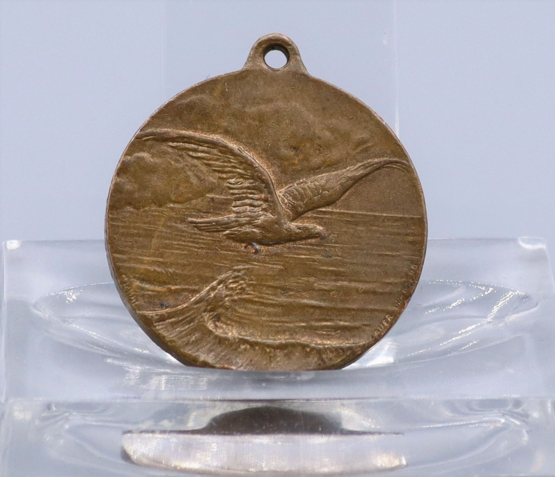 Erinnerungsmedaille, facettierter Bronzeguss mit Öse, - Bild 2 aus 2