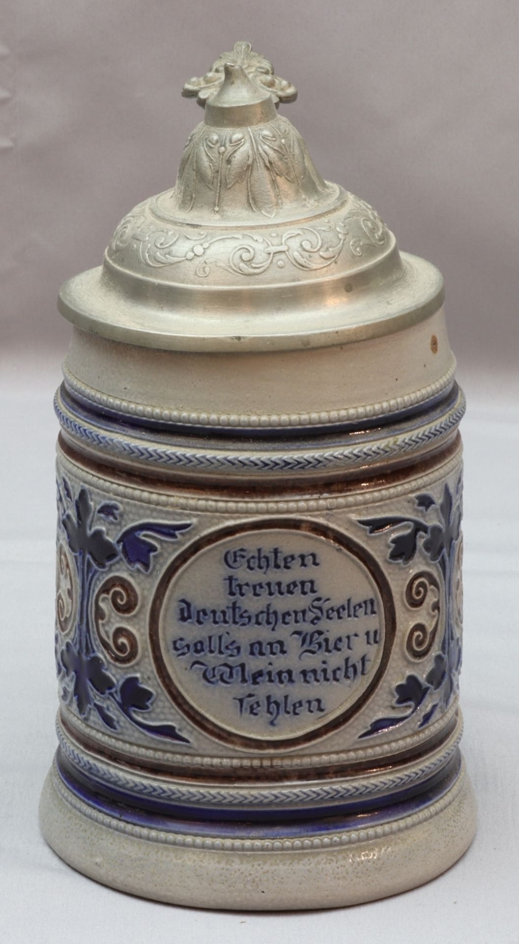 Bierkrug mit Trinkspruch, Historismus um 1880, Deutsch
