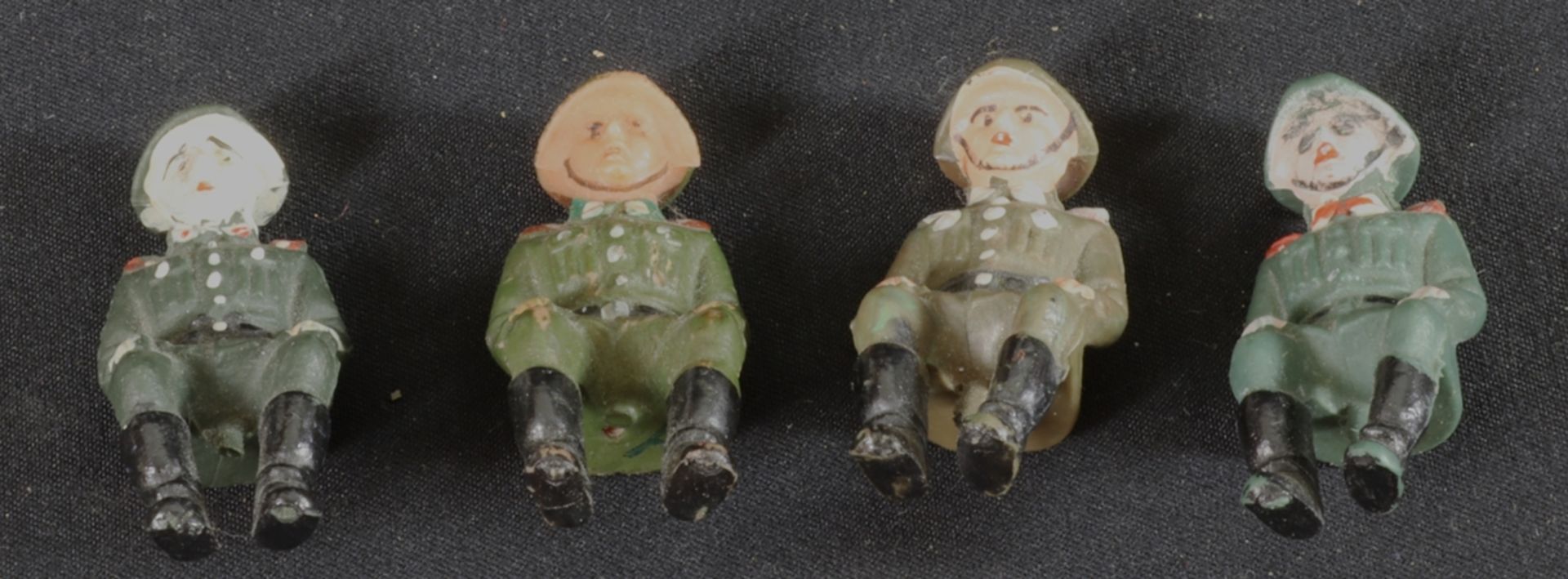 Militärisches Spielzeug, 5 Soldaten, ohne Herstellermarke, DDR und älter, Deutsch