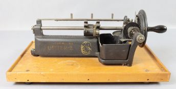 Bleistift-Anspitzmaschine "Jupiter 2", um 1900, Historismus Deutsch