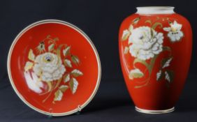 Lot aus Zierteller und Vase, 30er/50er Jahre des 20.Jh., Deutsch