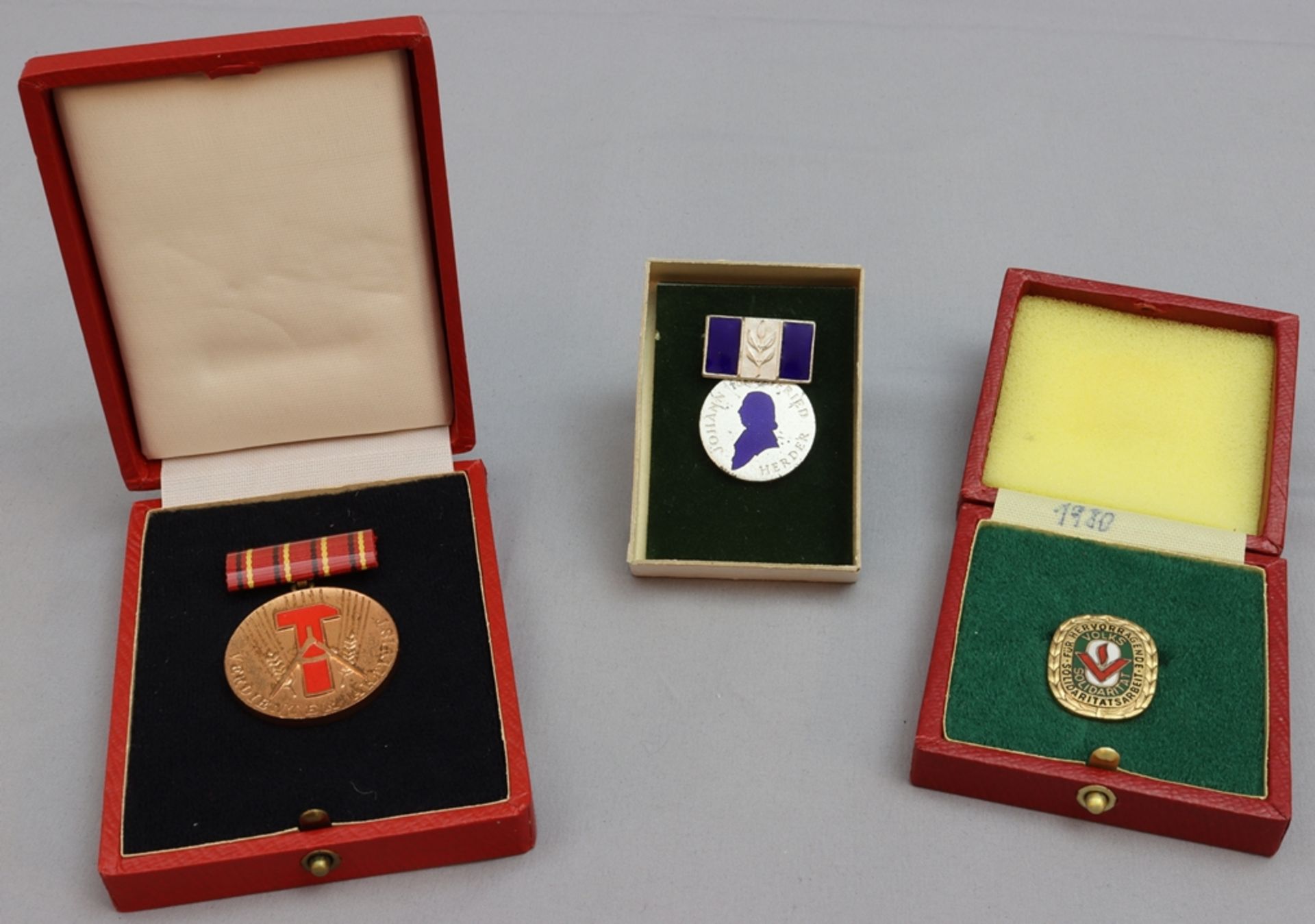 Erinnerungsmedaillen, Lot von 5 Medaillen, DDR zeitlich