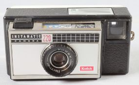 Kamera Kodak Modell Instamatic 220, ca. 60er-70er des 20.Jh., Deutsch