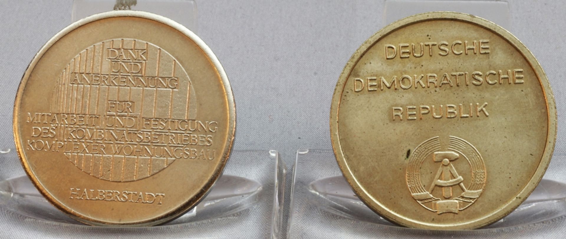 Erinnerungsmedaillen - 5 verschiedene Medaillen, DDR zeitlich - Bild 5 aus 6