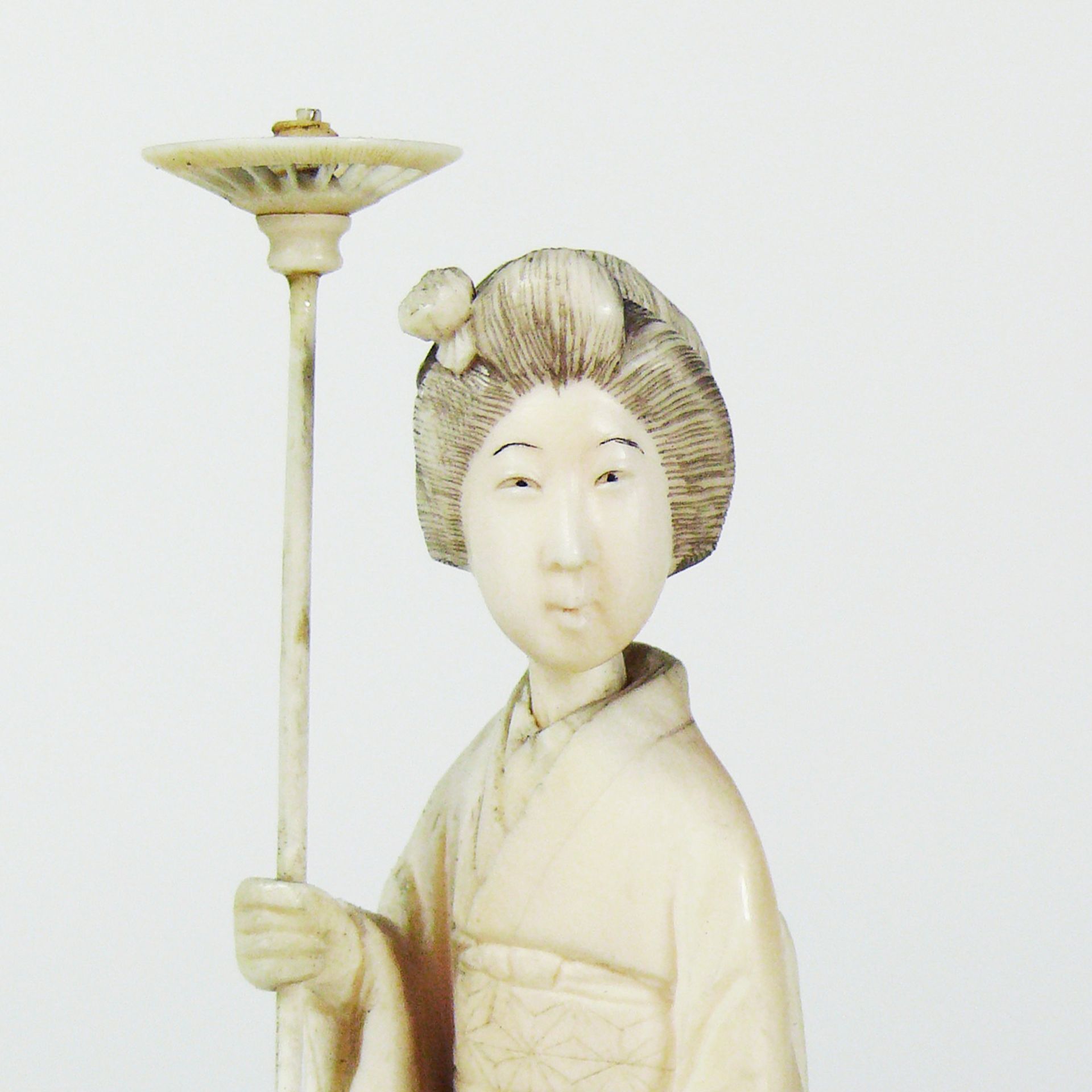 Frauenfigur (Japan, um 1900) - Image 2 of 6