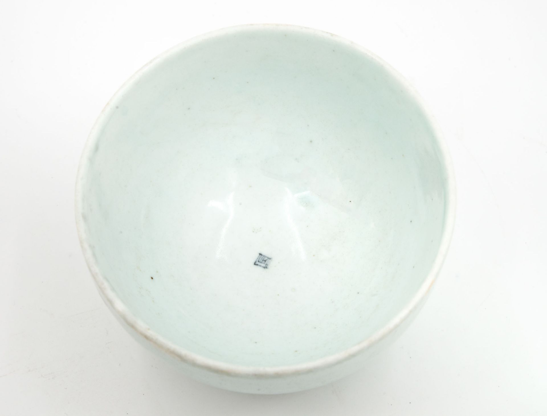 A Fine Celadon Porcelain Rice Bowl, Korea, Joseon Dynasty 19th Century - Bild 3 aus 3