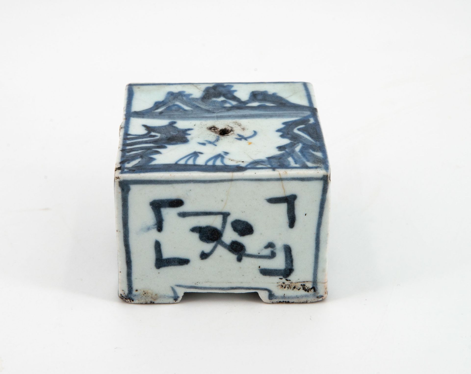 A Nice Korean Blue and White Rectangular Porcelain Water Dropper, Joseon Dynasty 19th Century - Bild 2 aus 4