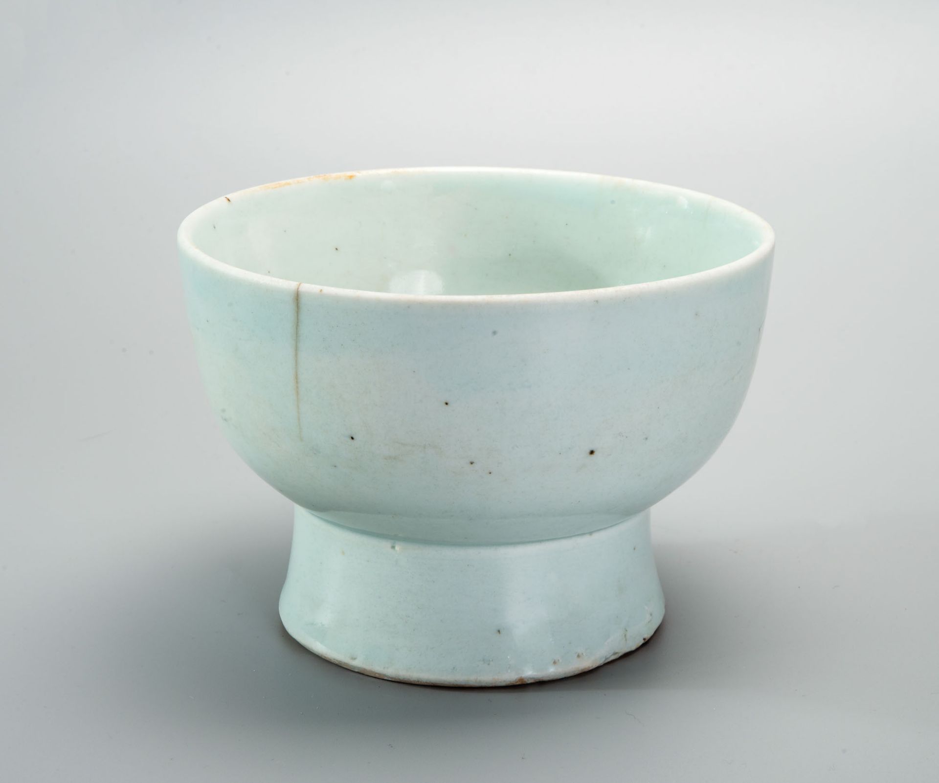 A Celadon Porcelain Rice Bowl, Korea, Joseon Dynasty, 19th Century