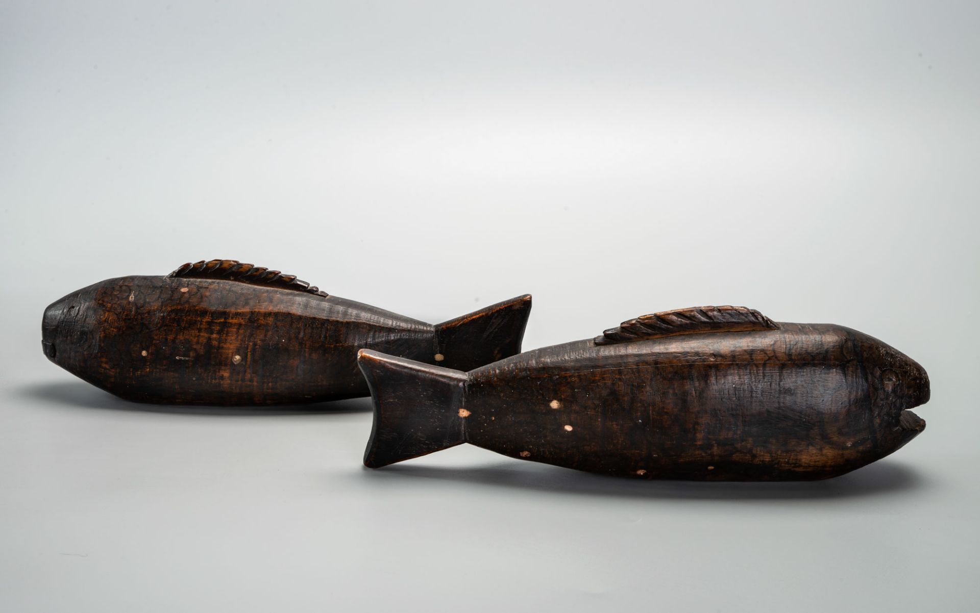 A Pair of Antique Hand Carved Wood Koi Good Fortune Fish, Japan or Korea, 19th Century - Bild 2 aus 4