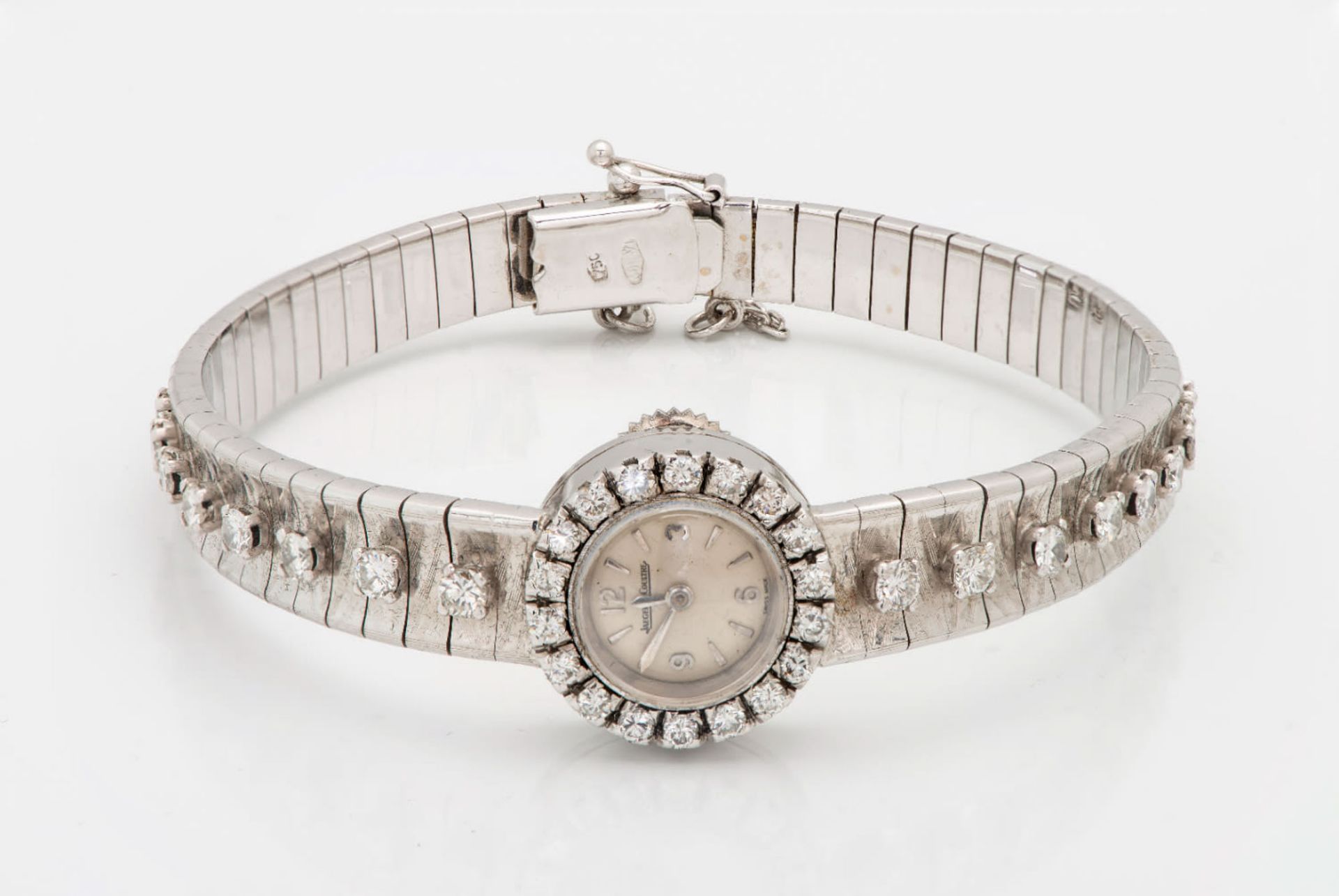 A Vintage Jaeger-LeCoultre 18K White Gold and Diamond Ladies Watch Bracelet - Image 2 of 3