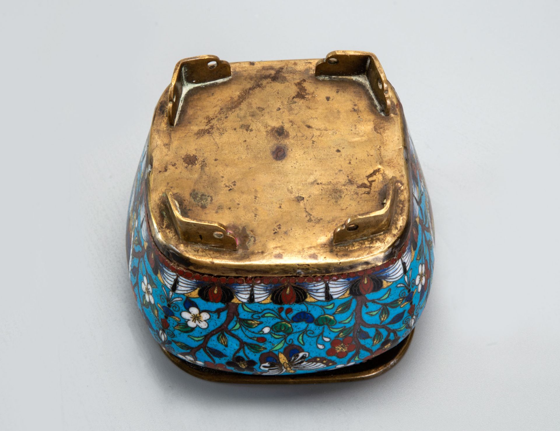 A Fine Cloisonne Incense Burner, China, Qing Dynasty, 18th-19th Century - Image 3 of 4