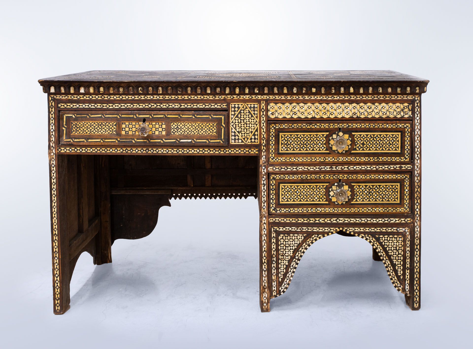 A Fine Damascene Wood and Bone and Mother of Pearl Writing Desk and Chair, ca 1900 - Bild 3 aus 5