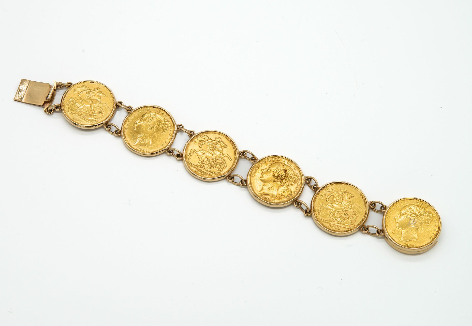 A Gold British Sovereigns ( 1864-1884 ) Bracelet