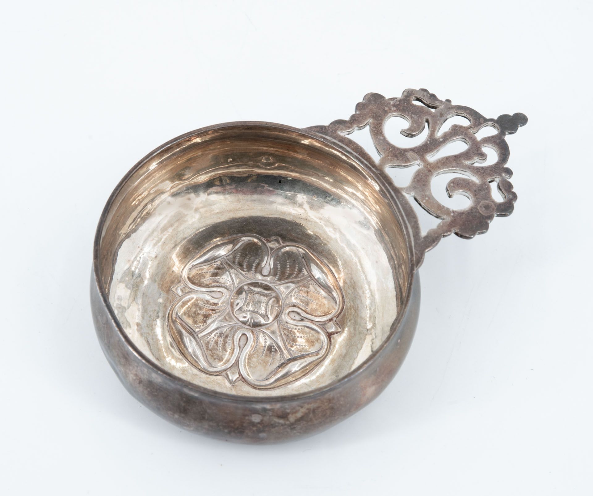 A Silver Tastevin by Walter & Harold Child, England, London, 1891 - Image 3 of 5
