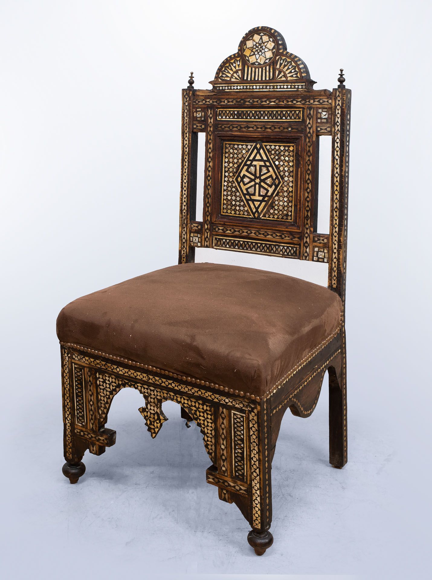 A Fine Damascene Wood and Bone and Mother of Pearl Writing Desk and Chair, ca 1900 - Bild 5 aus 5