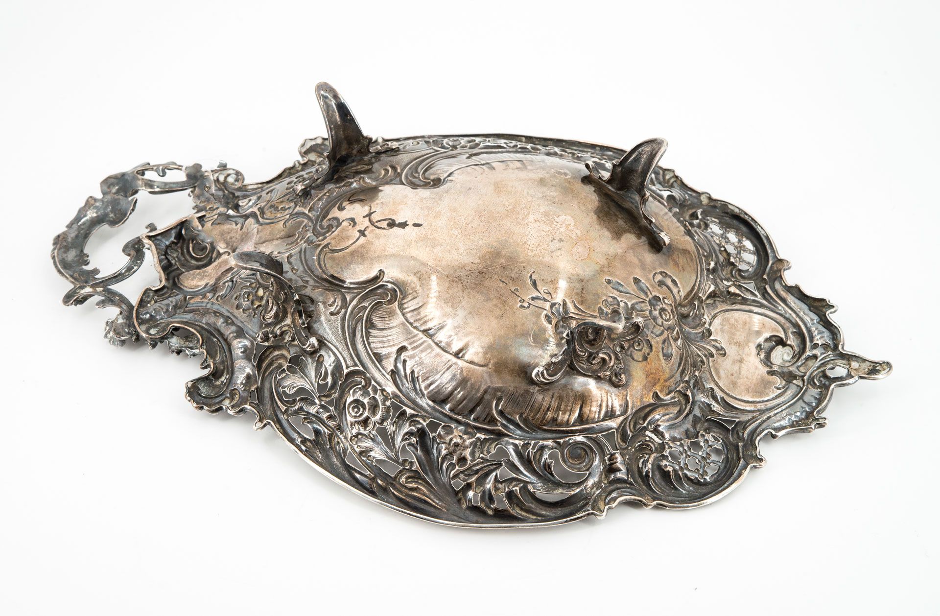 A Pair of Fine Silver Centerpieces by Peter Bruckmann & Schonne, Germany, ca 1900 - Bild 3 aus 3