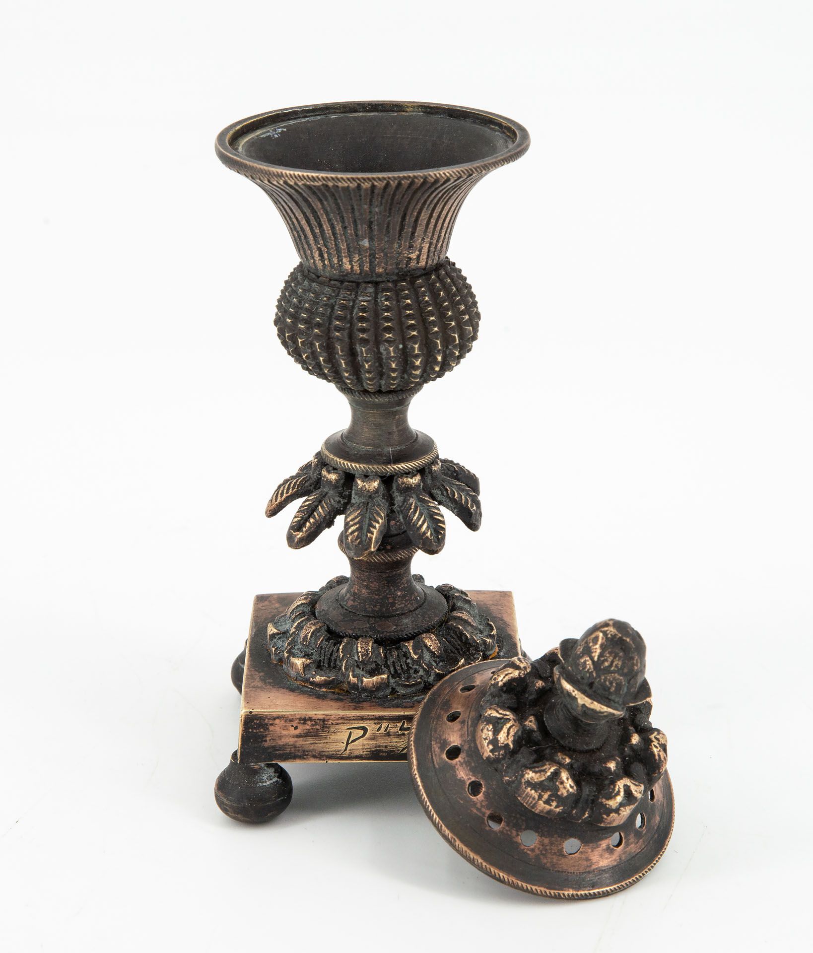 A Rare Bronze Spice Container, Germany, 1817 - Bild 2 aus 4