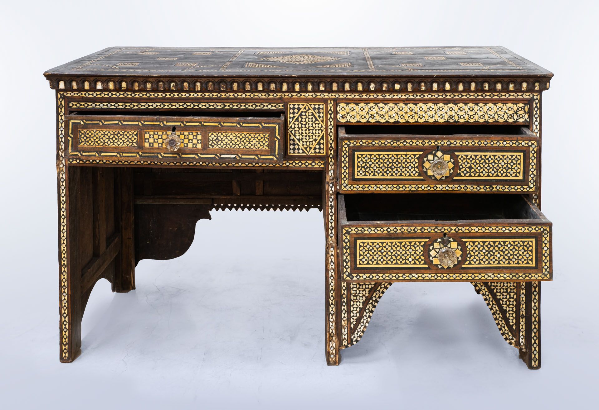 A Fine Damascene Wood and Bone and Mother of Pearl Writing Desk and Chair, ca 1900 - Bild 4 aus 5