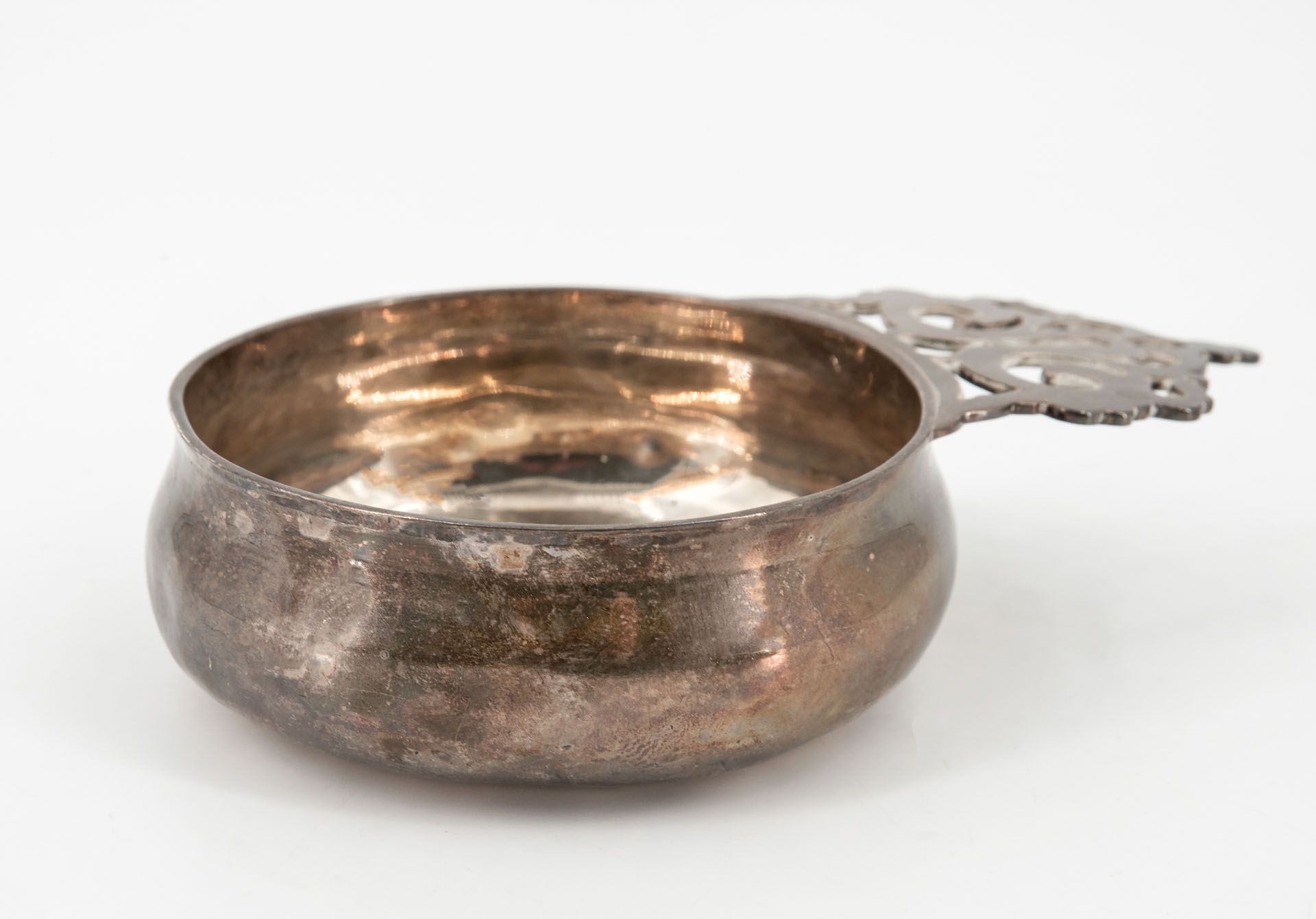 A Silver Tastevin by Walter & Harold Child, England, London, 1891 - Image 2 of 5
