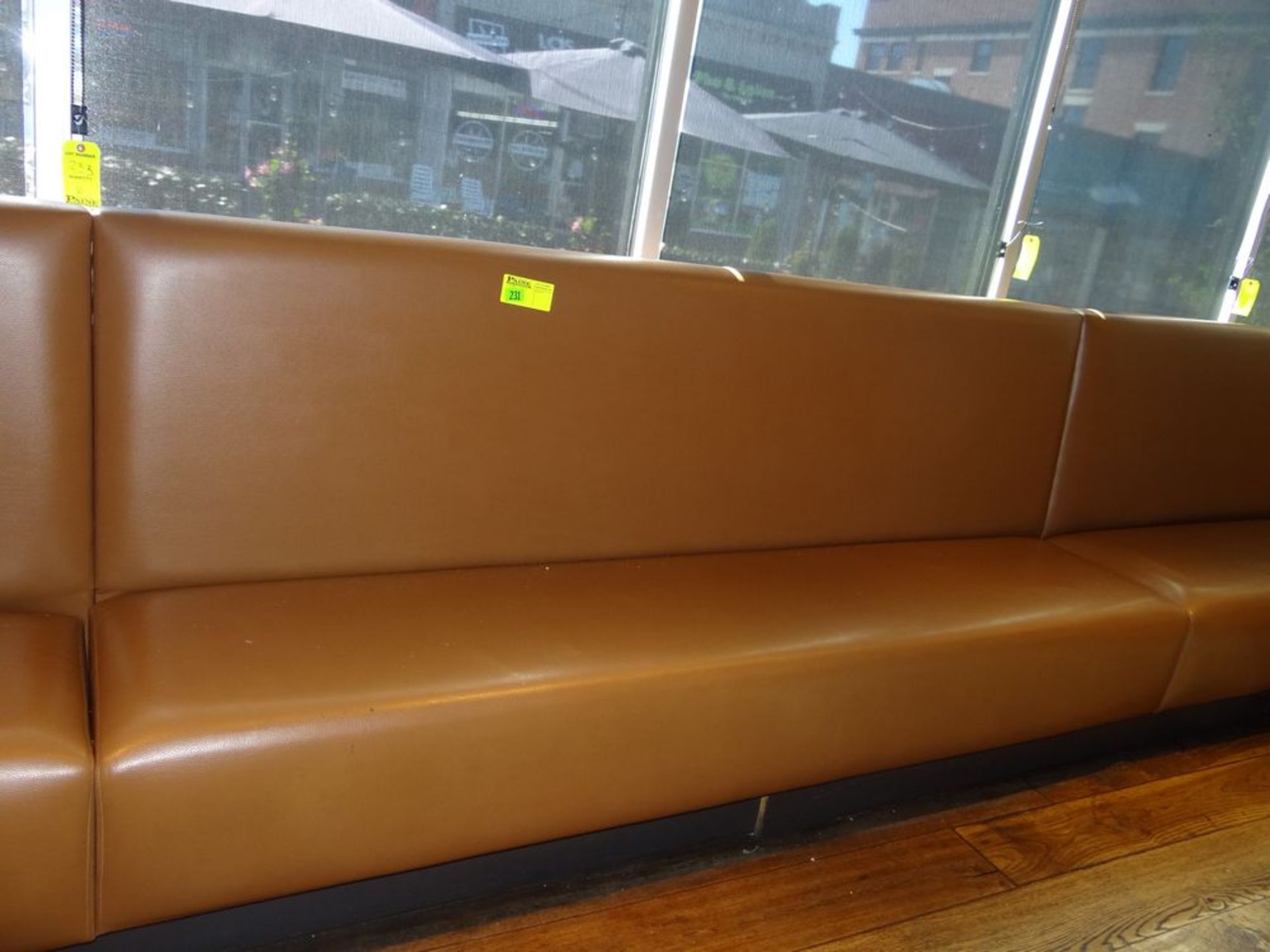 (1) Upholstered Bench 92"