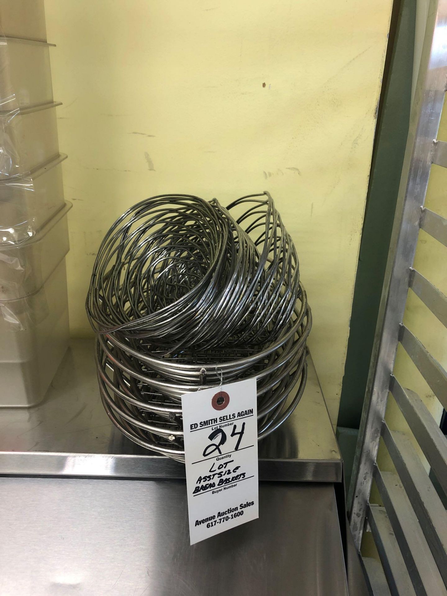 Lot assorted metal bread baskets