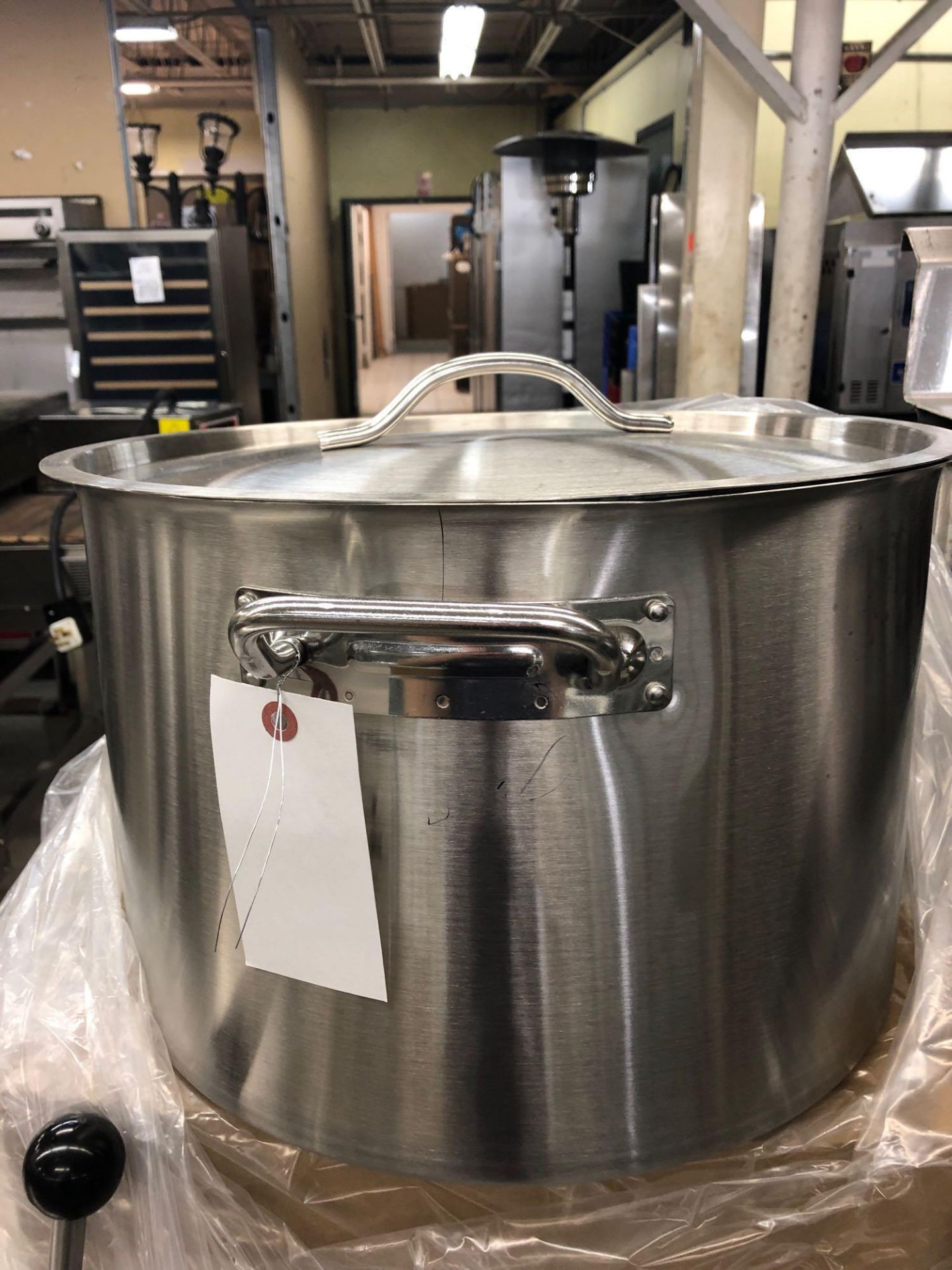 32 L stainless steel stock pot with cover