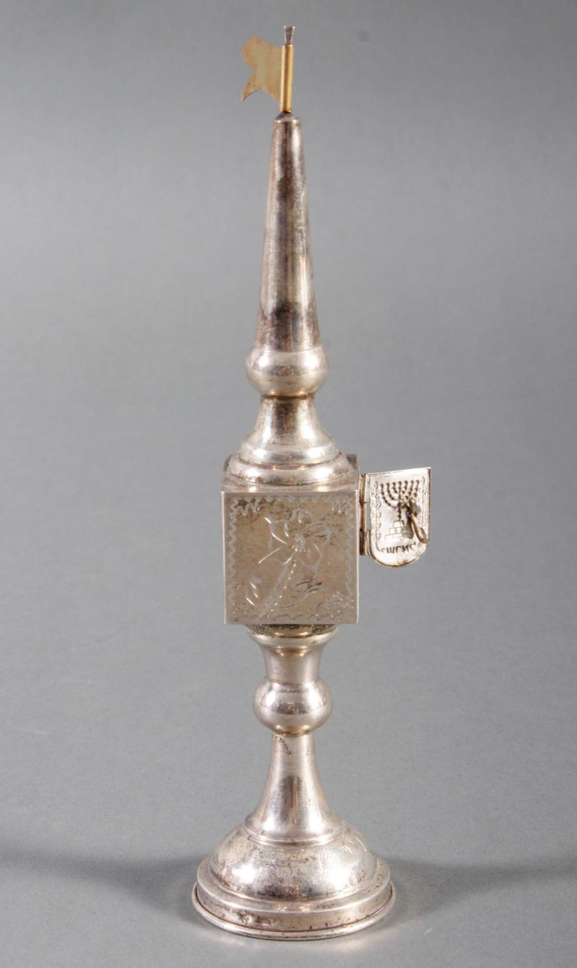 Judaica, Besamintürmchen, Silber mit vergoldeter Fahne - Bild 6 aus 13