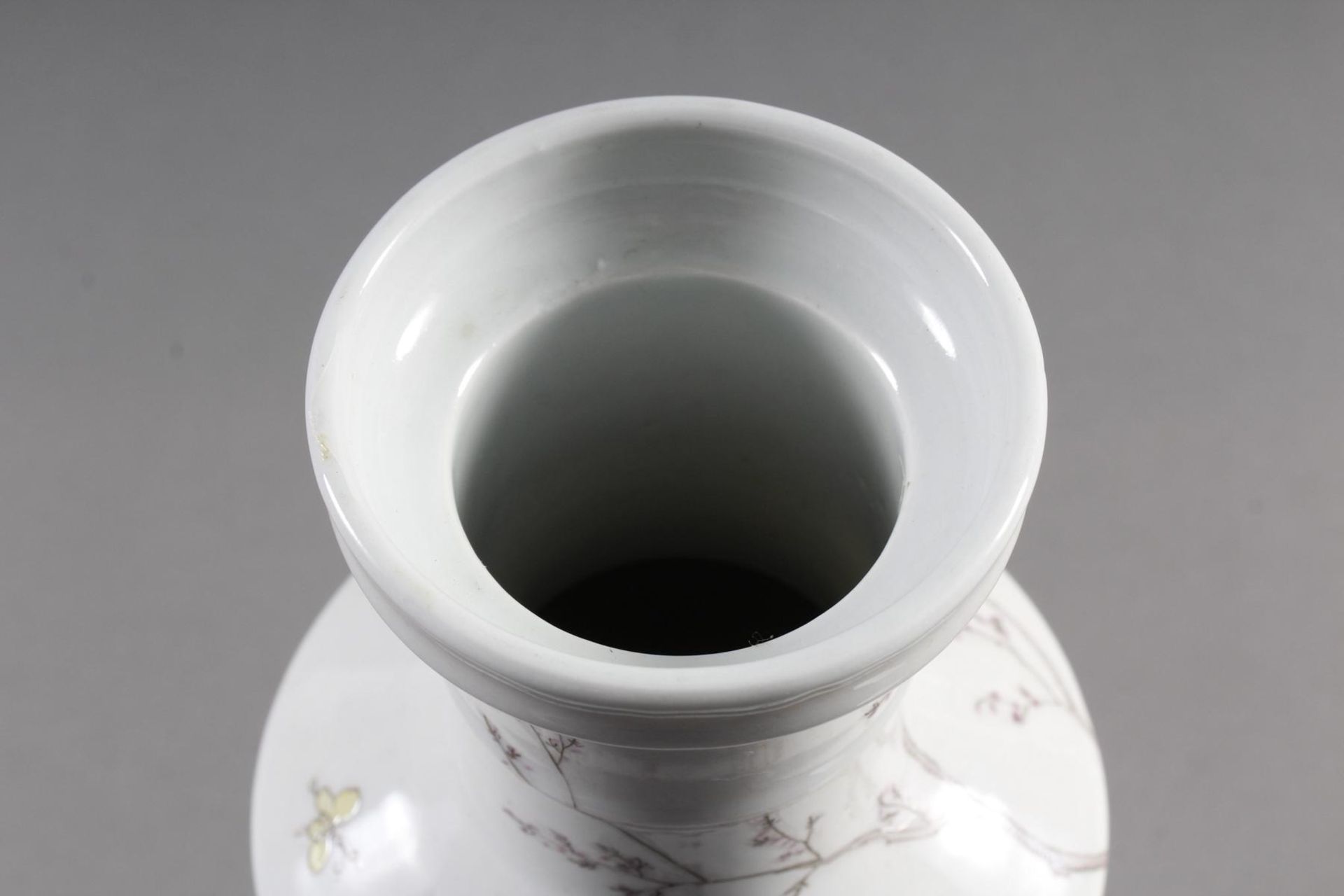 Porzellanziervase, China, wohl 19. Jahrhundert - Image 9 of 9