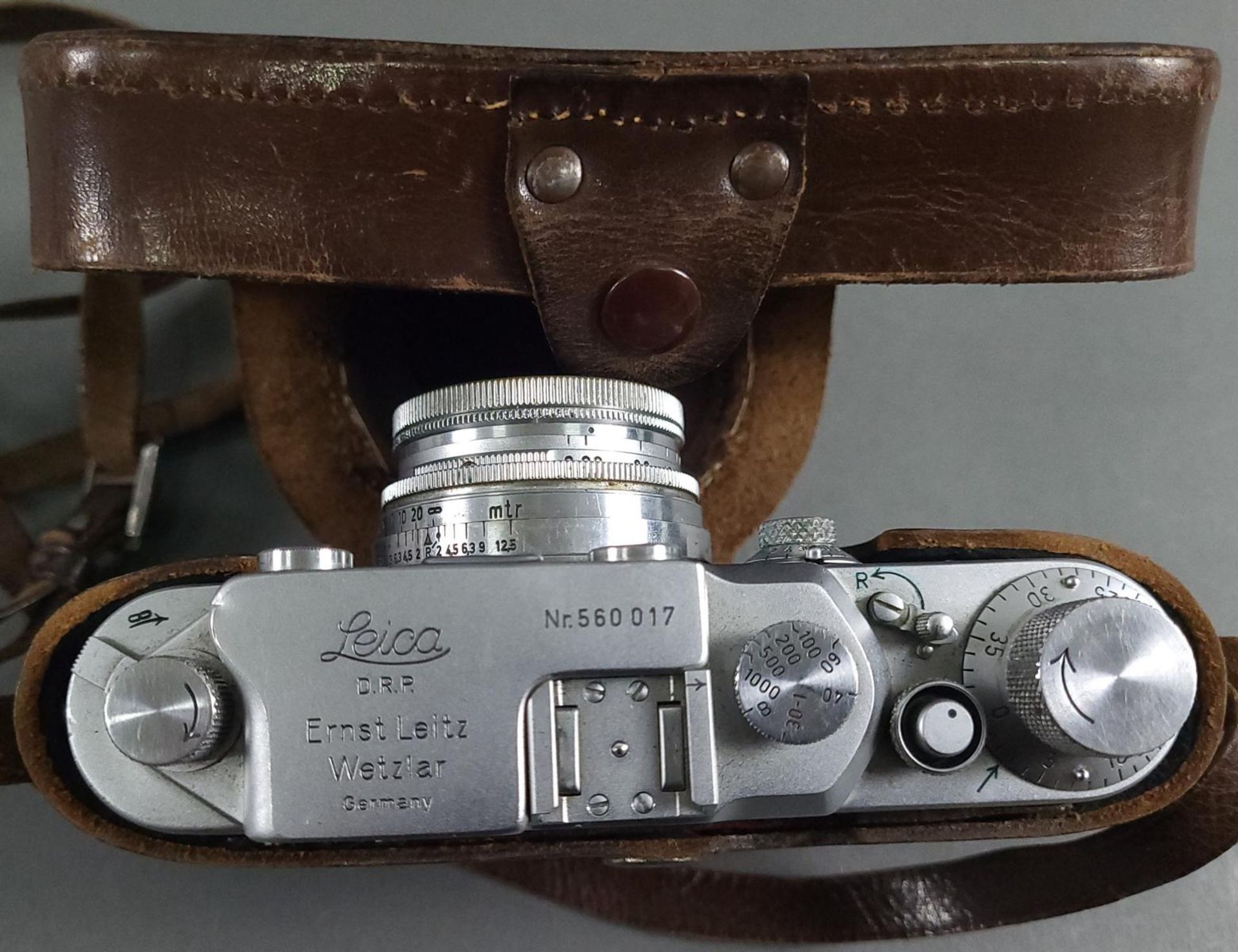 Leica-Kamera Ic. Ernst Leitz, Wetzlar, D.R.P. - Bild 2 aus 3