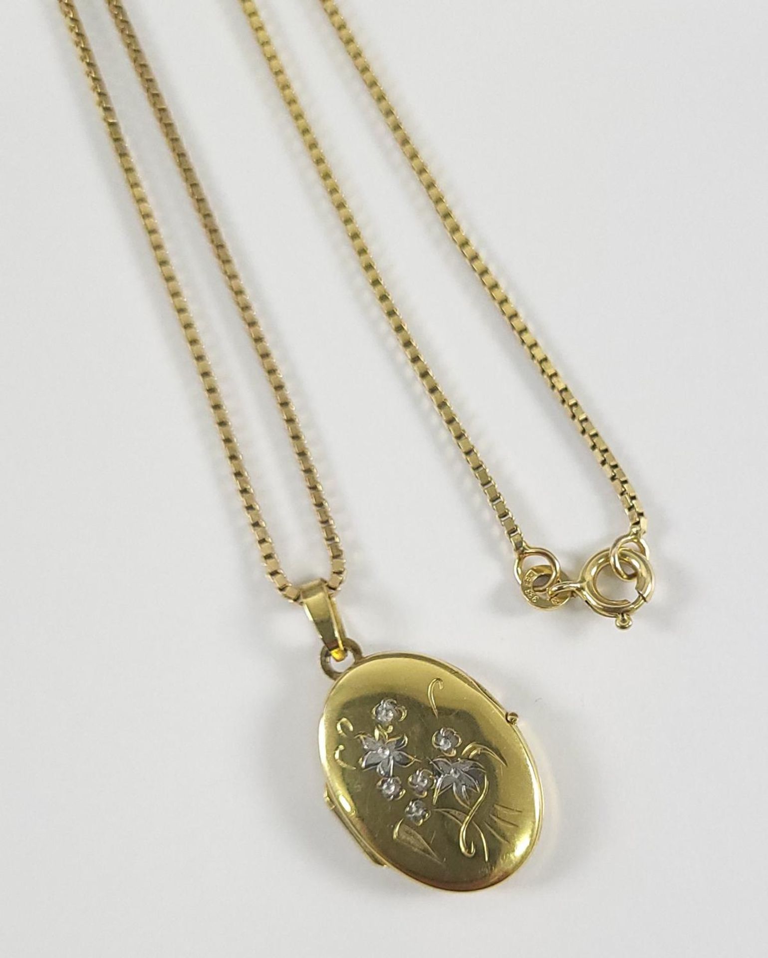 Halskette mit Medaillon, 8 Karat Gelbgold - Image 2 of 4