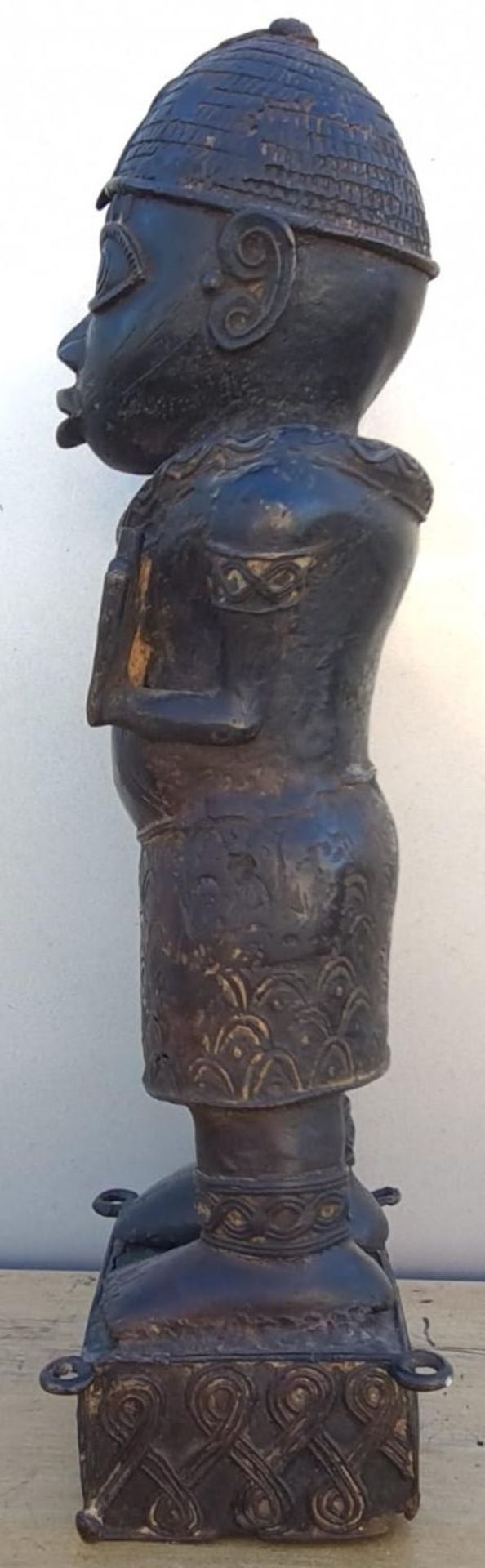 Afrikanische Skulptur aus Bronze, 1. Hälfte 20. Jahrhundert - Bild 2 aus 11