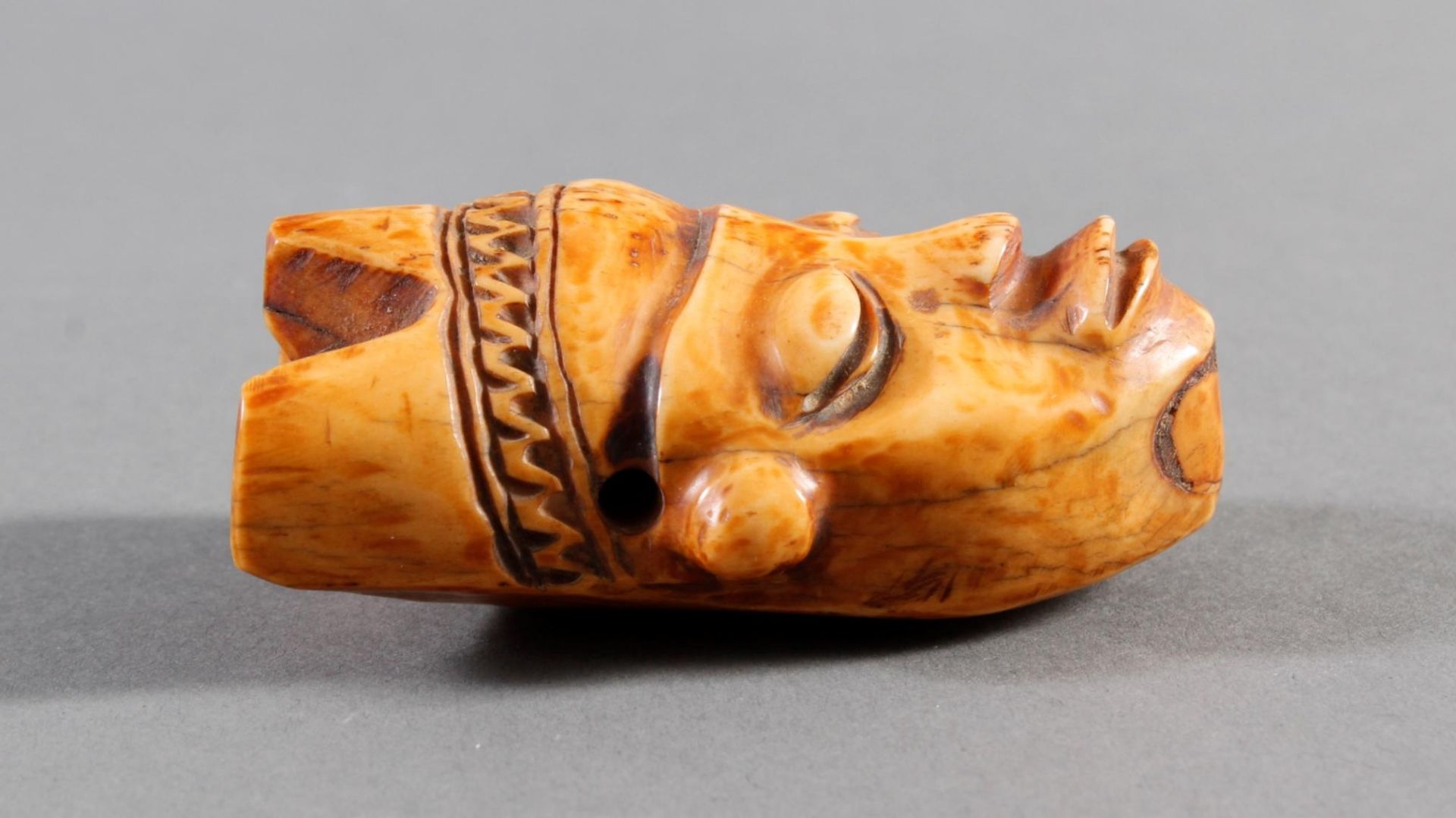 Anthromorphe Amulettmaske „Ikoko“ vom Stamm der Pende -D.R, Kongo - Bild 4 aus 6