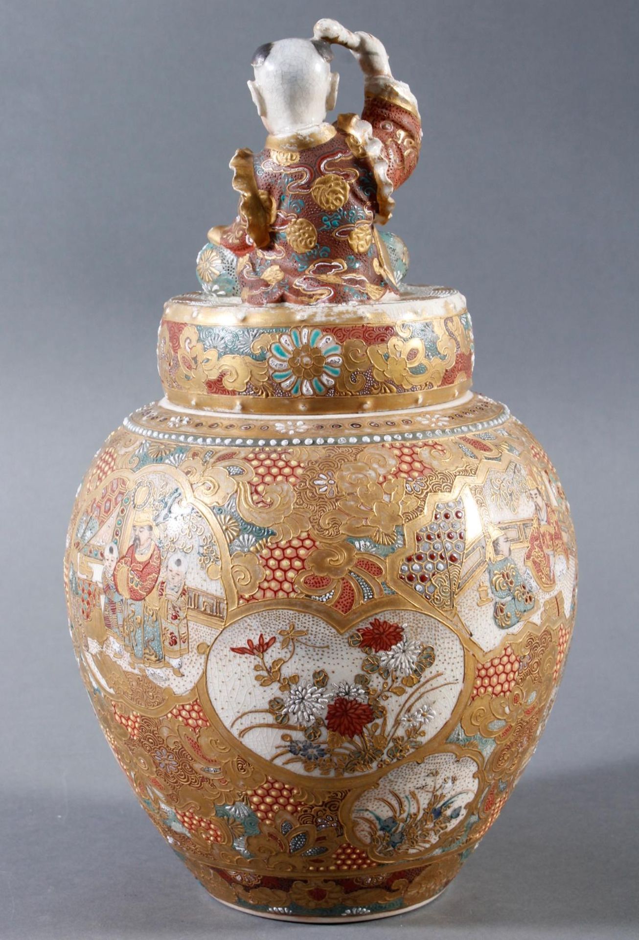 Satsuma-Deckelvase, Japan, Meiji Periode (1868-1912) - Bild 6 aus 10