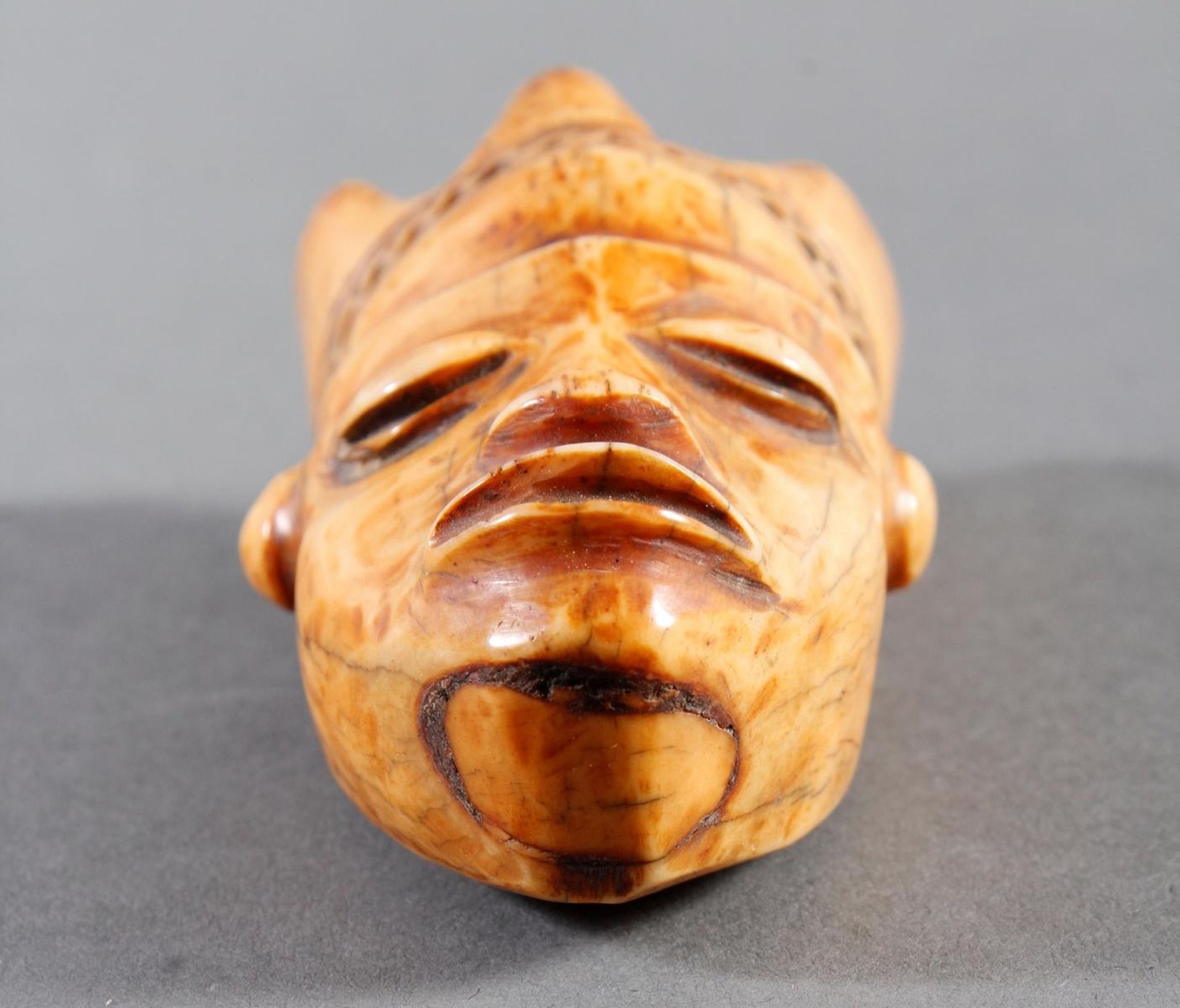 Anthromorphe Amulettmaske „Ikoko“ vom Stamm der Pende -D.R, Kongo - Bild 5 aus 6