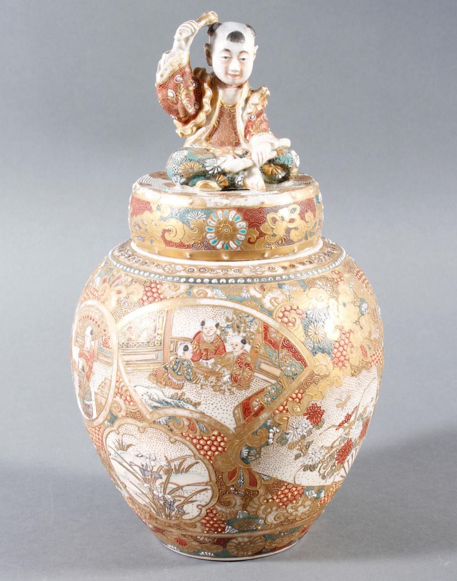 Satsuma-Deckelvase, Japan, Meiji Periode (1868-1912)