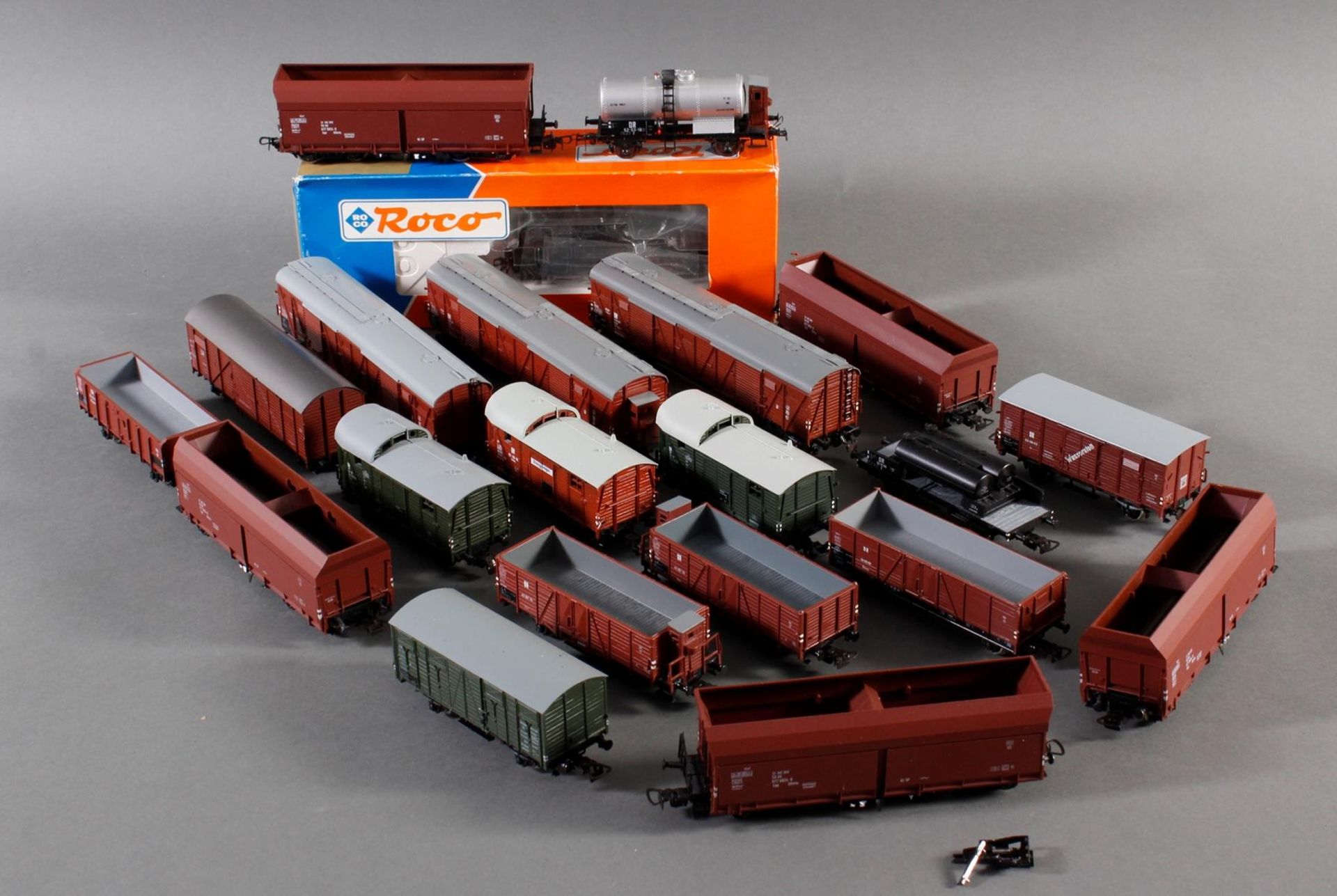 Roco Lok 43281 mit ca. 20 Waggons