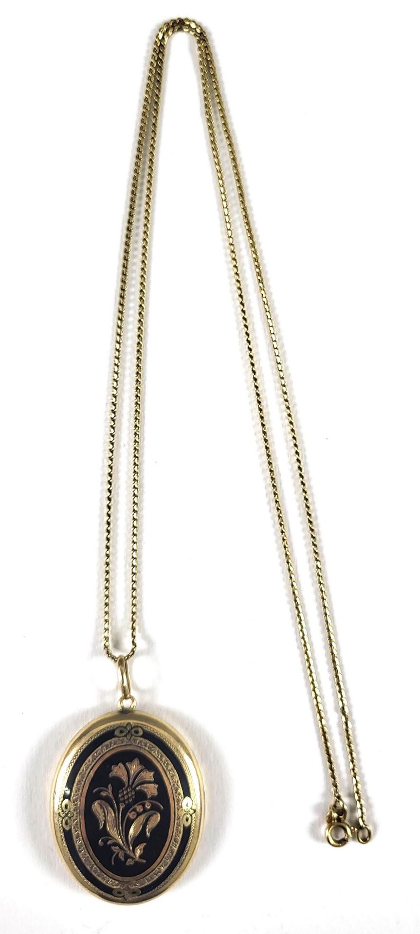 Halskette mit Medaillon 8 und 14 kt Gelbgold - Bild 2 aus 4