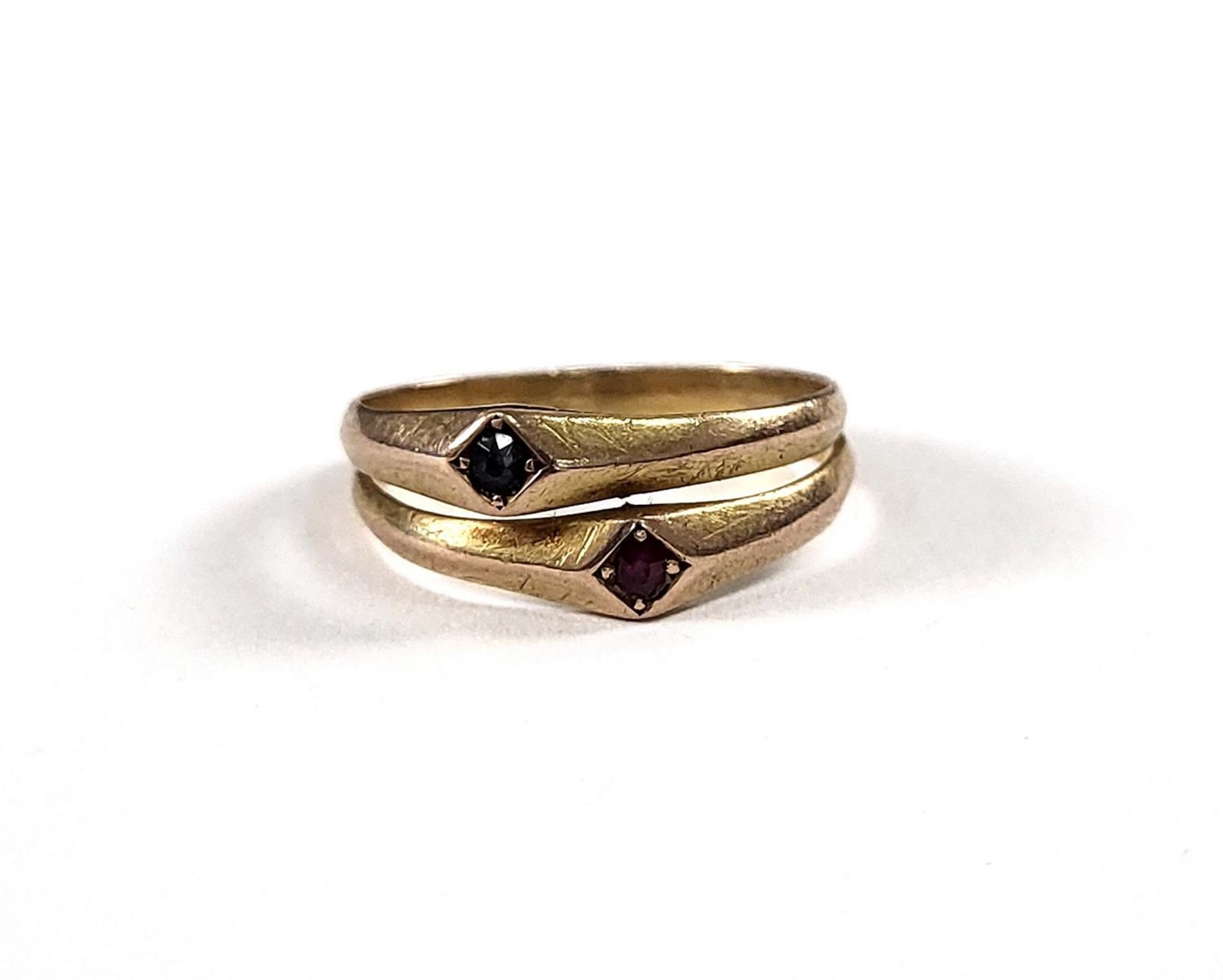 Damenring mit facettiertem Granat und Saphir, 14 kt Gelbgold