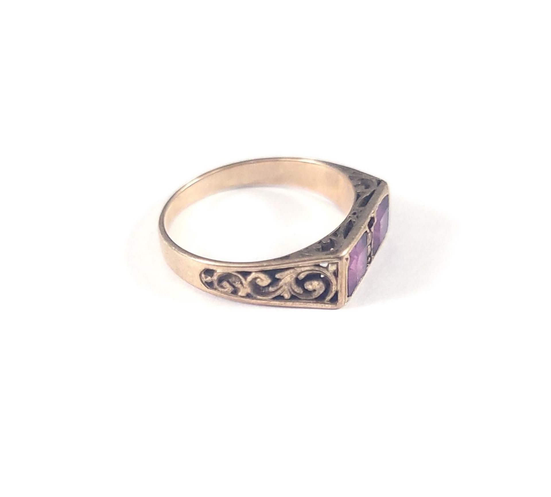 Antiker Damenring mit facettierten Amethysten, 14 kt Gelbgold - Bild 2 aus 3