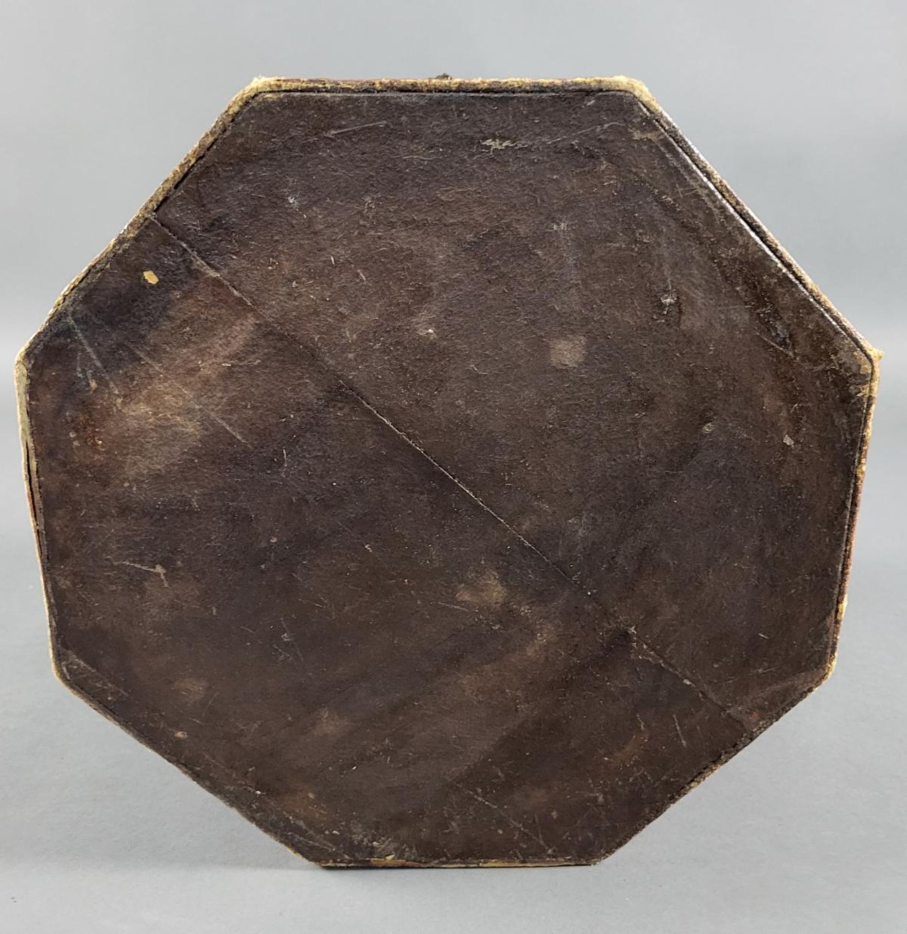 Grosse oktagonale Schattule aus Holz, Süd-Indien 19/ 20 Jahrhundert - Image 8 of 8
