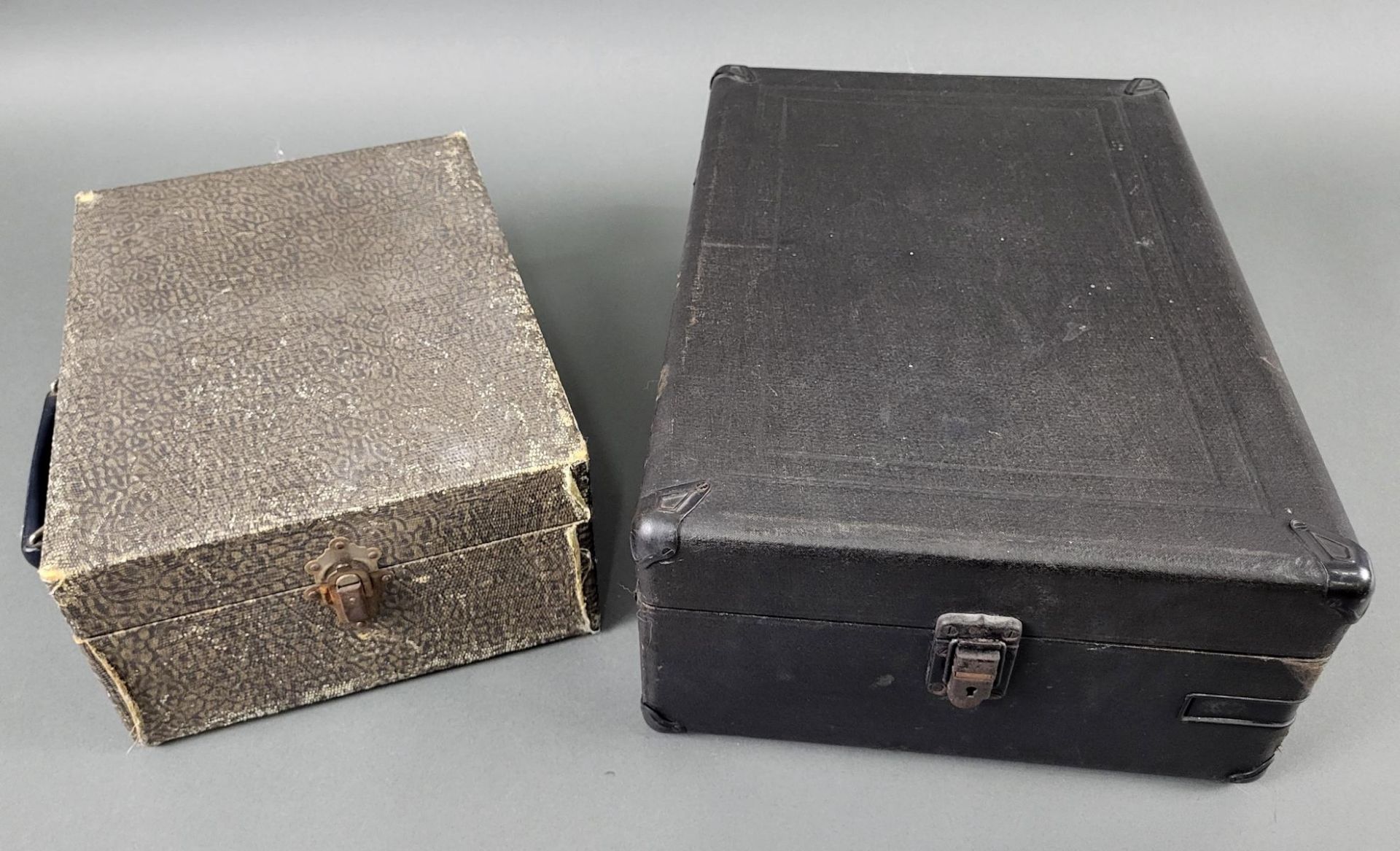 2 Koffergrammophone um 1900 - Bild 2 aus 2